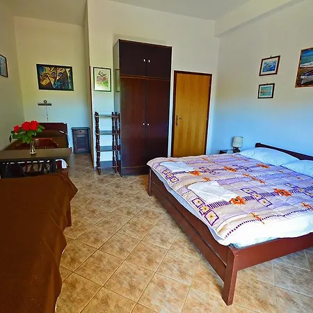 Goga Апартаменты *